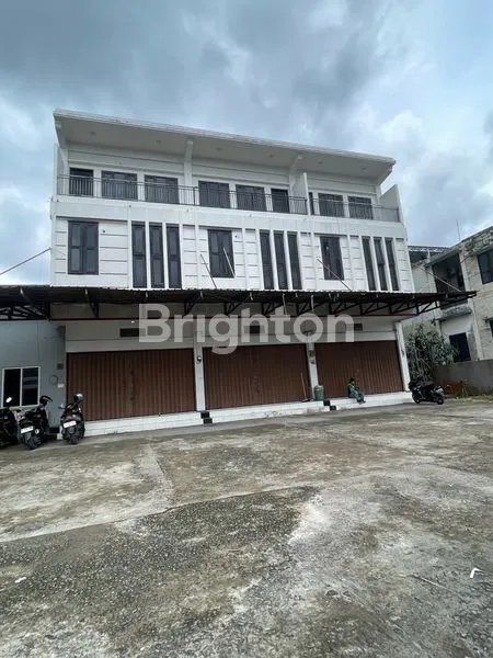 image RUKO STRATEGIS HALAMAN LUAS DI SAMARINDA (2)