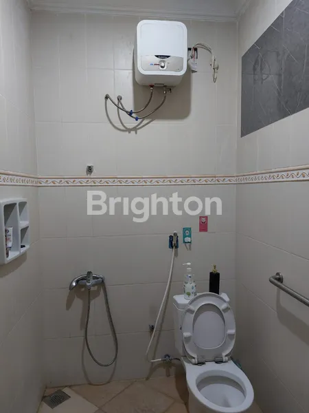 image RUMAH 3 LANTAI DARMO SATELIT UTARA (3)