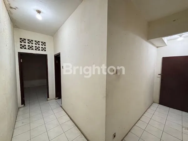 image RUKO 2 LANTAI STRATEGIS DEKAT PASAR CIMANGGIS, SHM, JALAN UTAMA (6)