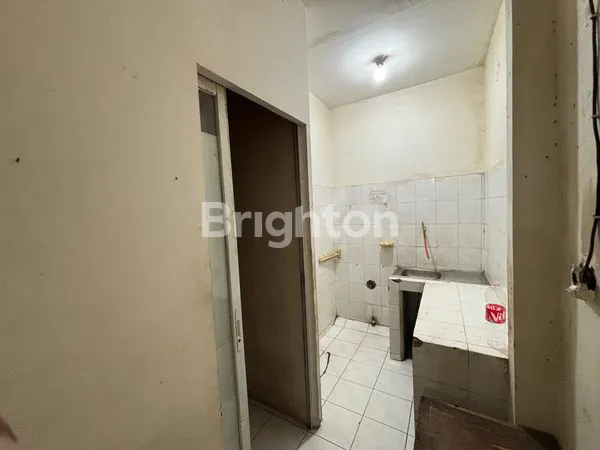 image RUKO 2 LANTAI STRATEGIS DEKAT PASAR CIMANGGIS, SHM, JALAN UTAMA (7)