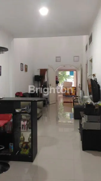 image RUMAH 2 LANTAI FULLY FURNISHED DI MUTIARA GADING TIMUR BEKASI (1)