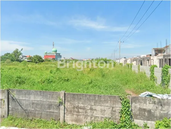 image LAHAN LUAS DI DEPAN ROYAL PAKA  GUNUNG ANYAR (1)