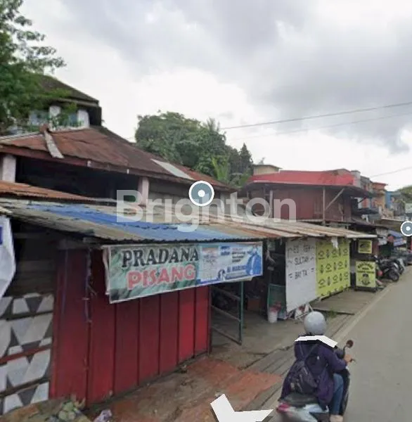 PERTOKOAN PINGGIR JALAN BESAR
