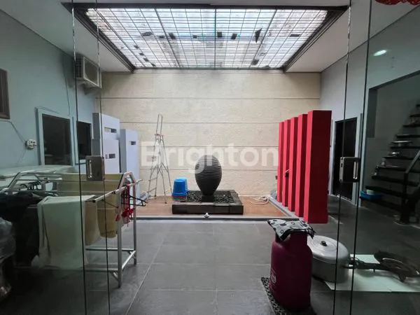 image RUMAH TERAWAT SIAP HUNI DARMO PERMAI TIMUR (8)