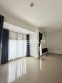 image RUMAH 2 LANTAI SEMI-FURNISHED DI MAYFAIR RESIDENCE MEDAN (6)