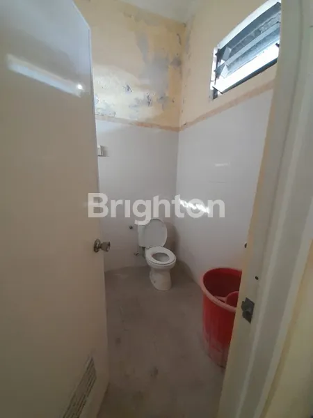 image BUTUH SEGERA LAKU RUMAH 1,5 LANTAI. PERUMAHAN ELIT WISMA MUKTI ROW JALAN 3 MOBIL (4)