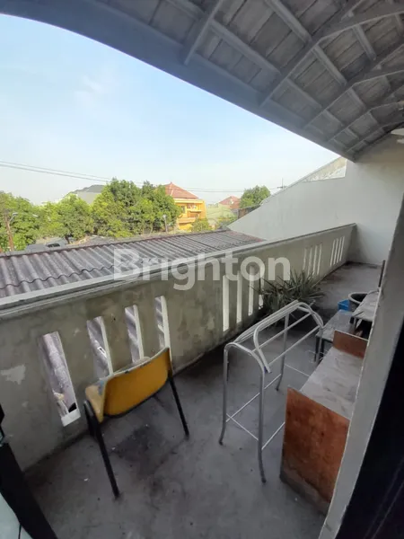 image BUTUH SEGERA LAKU RUMAH 1,5 LANTAI. PERUMAHAN ELIT WISMA MUKTI ROW JALAN 3 MOBIL (8)