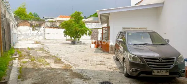 image RUMAH BESAR 1,5 LANTAI DI NOL JALAN RAYA DARMO SURABAYA DI LOKASI KOMERSIAL (3)