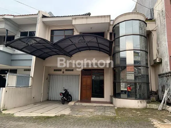 RUKO & RUMAH MEWAH A.YANI, STRATEGIS UNTUK BISNIS & HUNIAN