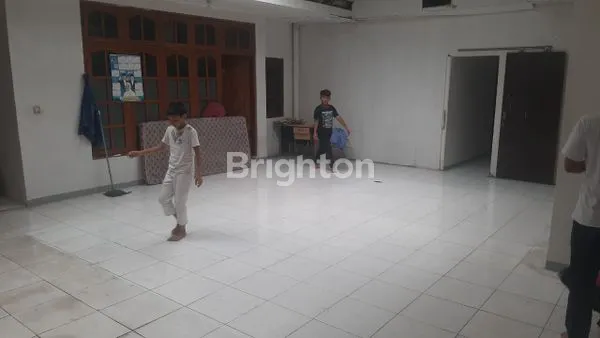 image RUMAH LUAS STRATEGIS DI BENHIL, JAKARTA PUSAT (2)
