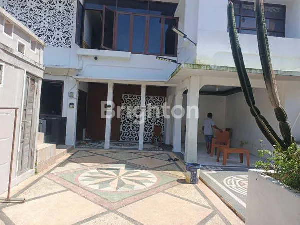 image RUMAH BESAR 2 LANTAI PINGGIR JALAN SUDIRMAN BALIKPAPAN (8)