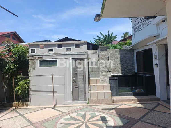image RUMAH BESAR 2 LANTAI PINGGIR JALAN SUDIRMAN BALIKPAPAN (7)