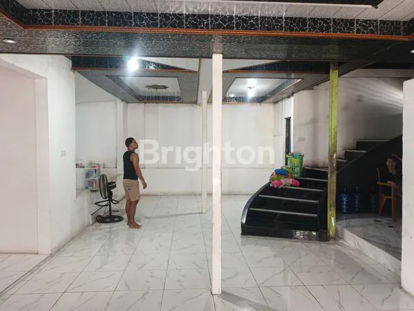 image RUMAH BESAR 2 LANTAI PINGGIR JALAN SUDIRMAN BALIKPAPAN (5)