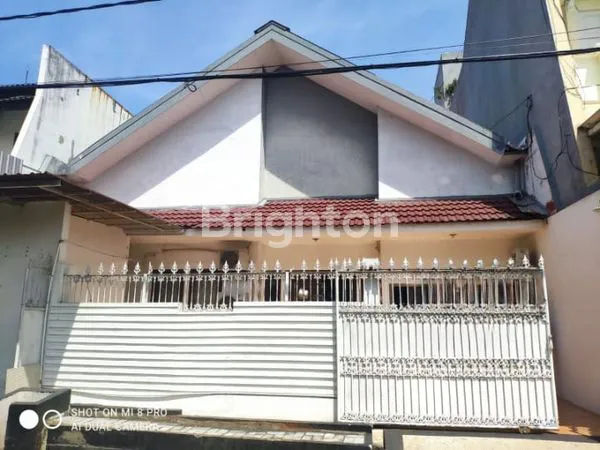 RUMAH KLAMPIS SEMOLO TIMUR