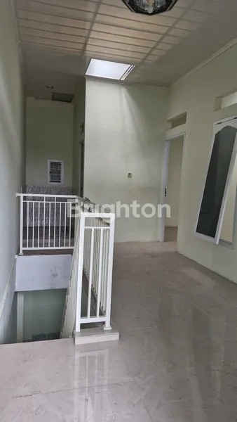 image DIKONTRAKKAN RUMAH 2 LANTAI DI PEJUANG JAYA (3)