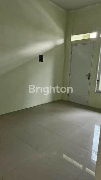image DIKONTRAKKAN RUMAH 2 LANTAI DI PEJUANG JAYA (4)