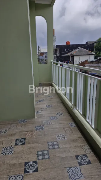 image DIKONTRAKKAN RUMAH 2 LANTAI DI PEJUANG JAYA (5)