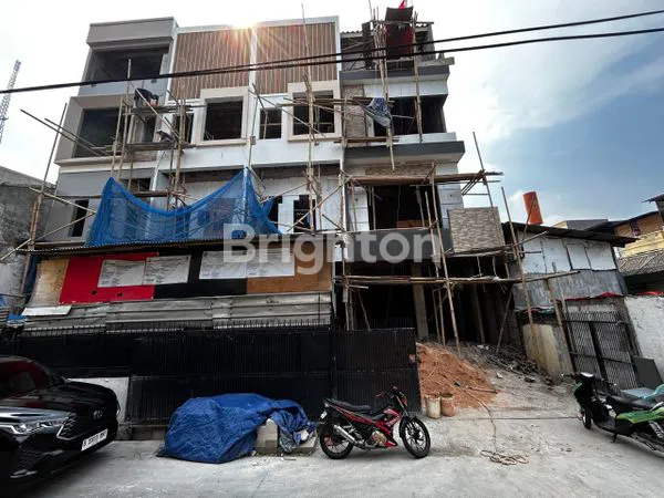 image RUMAH 3,5 LANTAI JELAMBAR JAKARTA BARAT READY 2 UNIT (2)