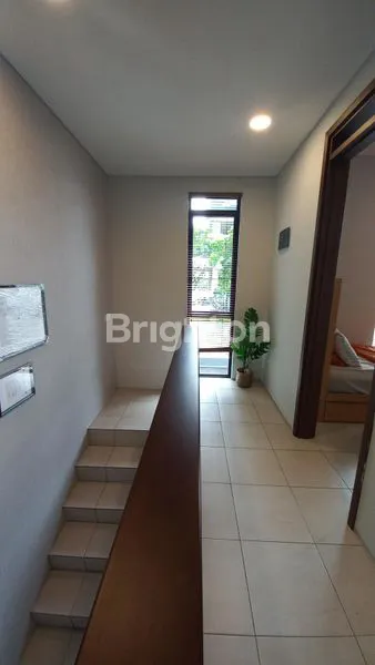 image RUMAH 2 LANTAI MODERN DI KOTA BARU PARAHYANGAN (6)
