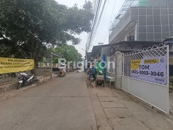image RUMAH DENGAN TANAH LUAS BERLOKASI STRATEGIS DI JEMBATAN BESI JAKARTA BARAT (5)