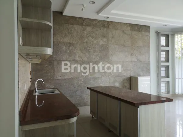 image RUMAH 2 LANTAI (5)