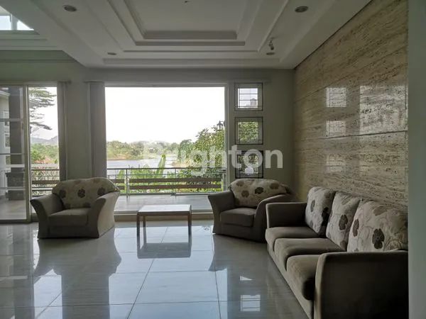 image RUMAH 2 LANTAI (2)