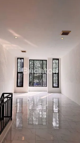 image RUKO BOULEVARD UTARA KELAPA GADING LOKASI STRATEGIS (3)