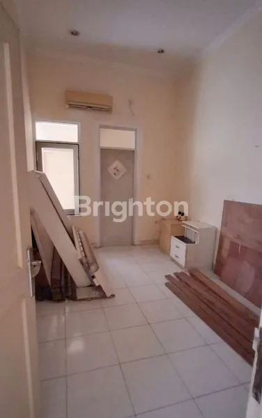 image HUNIAN STRATEGIS KLAMPIS SEMALANG 4BR SEMI-FURNISHED ROW 2 MOBIL (5)