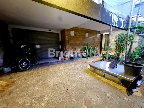 image RUMAH LAMA DI TAMAN SARI JAKARTA BARAT (2)