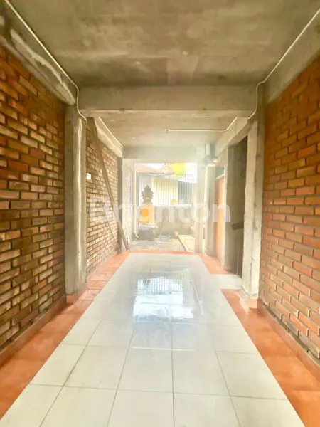 image RUMAH STYLE JOGLO MIDERIUM DI PADANGSAMBIAN DENPASAR BARAT  (5)