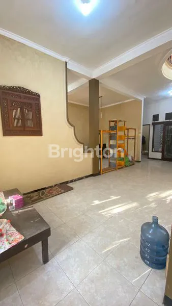 image RUMAH MEWAH 2 LANTAI 4KT DI MUTIARA CITRA GRAHA SIDOARJO (2)