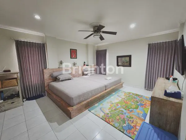 image RUMAH MODERN 4 LANTAI DI CANGGU- ROOFTOP VIEW LAUT DAN GUNUNG (5)