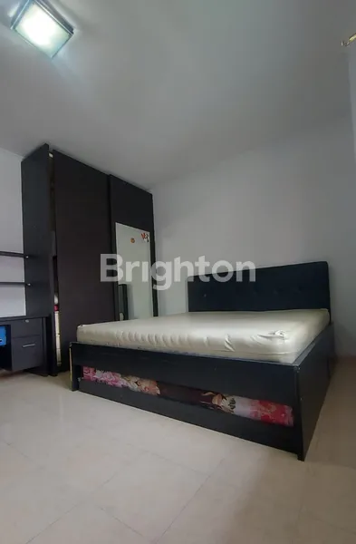 image RUMAH 2.5 LANTAI SIAP HUNI TANJUNG DUREN JAKARTA BARAT (5)