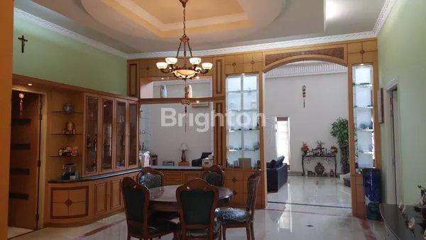 image RUMAH MEWAH PONTIANAK KAL-BAR (6)