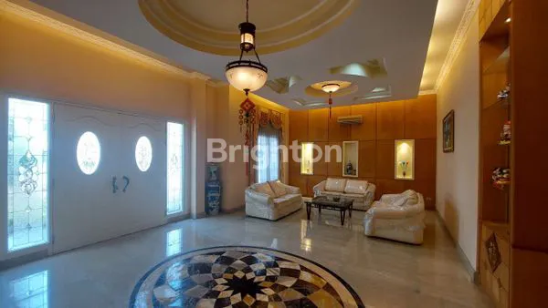 image RUMAH MEWAH PONTIANAK KAL-BAR (5)