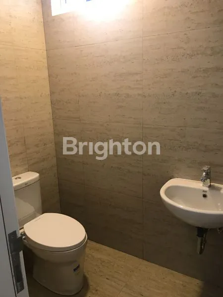 image RUMAH 2 LANTAI DI DISCOVERY ALUVIA BINTARO TANGERANG SELATAN (5)