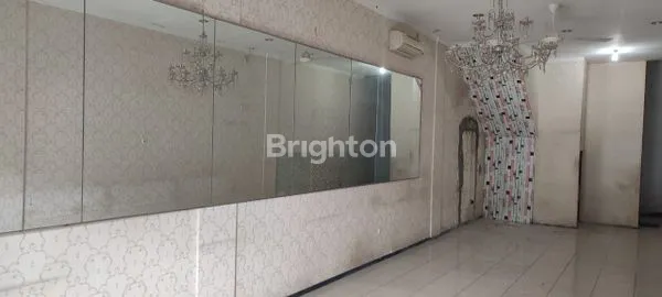 image RUKO DI RAYA LANGSEP DEKAT DENGAN PASAR MERGAN KOTA MALANG (5)