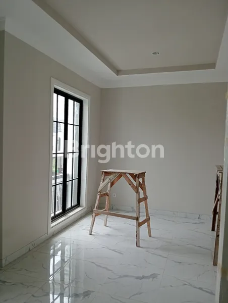 image RUMAH VILLA MEWAH (6)