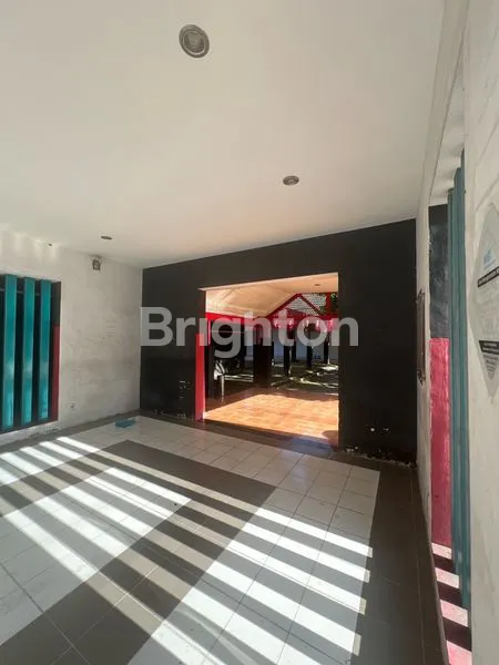 image DISEWAKAN BANGUNAN & TANAH KOSONG TOTAL LUAS -/+ 2.500 METER TEPAT DI PINGGIR JALAN BESAR MONGONSIDI (2)