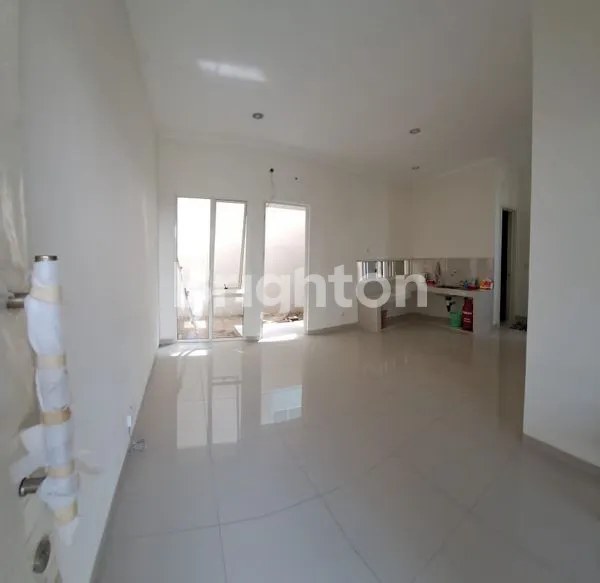 image DISEWAKAN RUMAH CATRIONA SUVARNA SUTERA  (2)