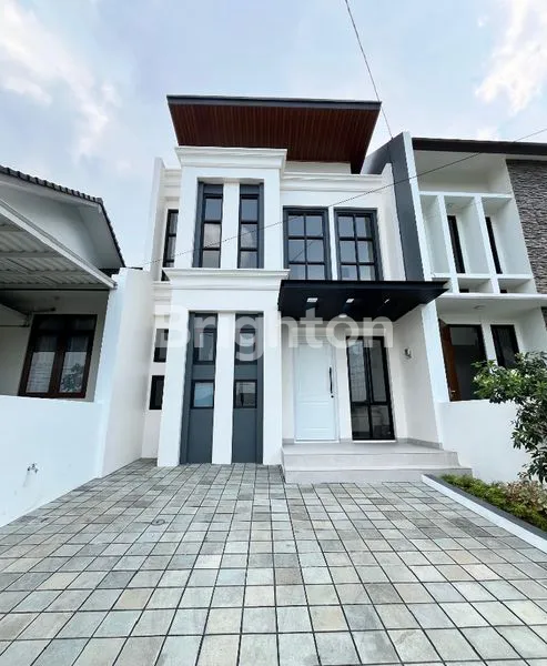 image RUMAH MODERN CLASSIC DI KEMANG PRATAMA BEKASI  (1)
