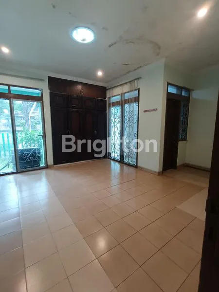 image RUMAH HOEK 2 LANTAI DURI KEPA, SHM, STRATEGIS DEKAT MALL (4)