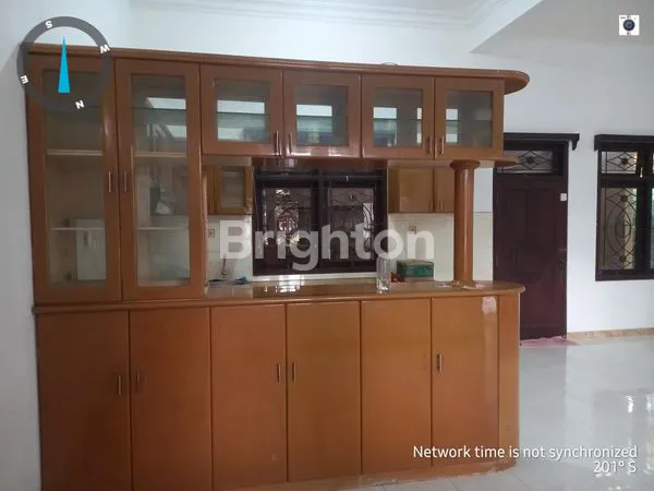 image SEWA RUMAH 2 LANTAI, KONDISI TERAWAT, SIAP MASUK. (4)