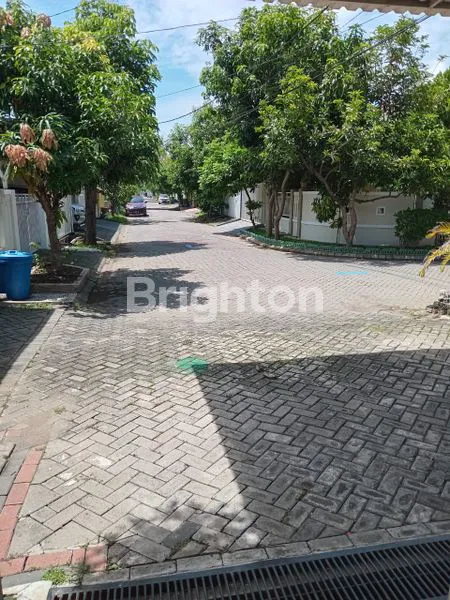image RUMAH MEWAH 2 LANTAI PERBATASAN SURABAYA-SIDOARJO, 5KT 4KM (1)