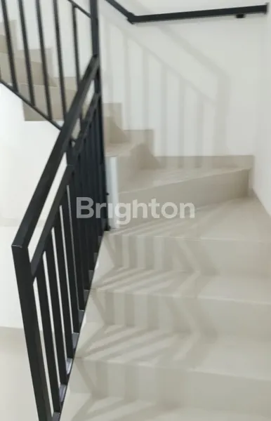 image RUMAH BARU HOOK 2 ½ LANTAI DI JL. ANGSANA , DURI KEPA – MODERN & STRATEGIS, CARPORT 2 MOBIL (6)