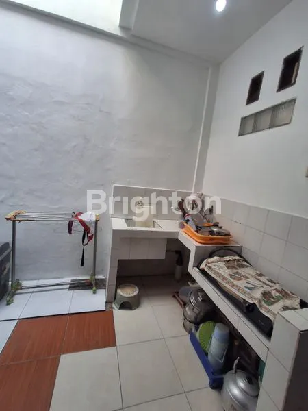 image RUMAH STRATEGIS 2 LANTAI DI PUSAT KOTA BEJI DEPOK (7)