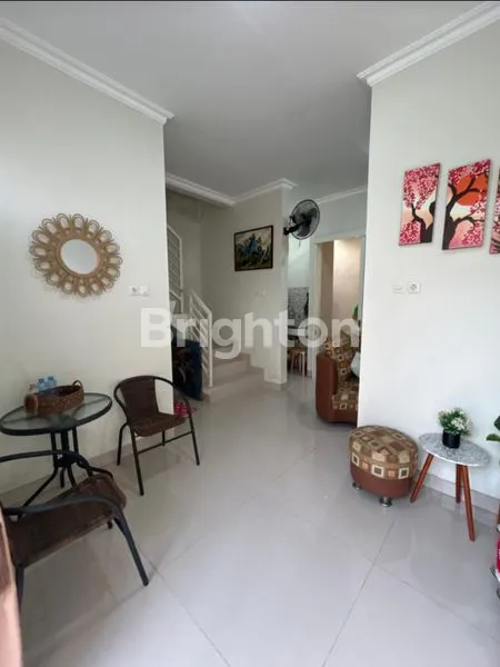 image RUMAH 2 LANTAI MINIMALIS SIAP HUNI DI PERUMAHAN PURI SAFIRA MENGANTI (2)