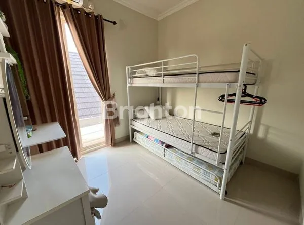 image RUMAH 2 LANTAI MINIMALIS SIAP HUNI DI PERUMAHAN PURI SAFIRA MENGANTI (4)