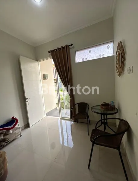 image RUMAH 2 LANTAI MINIMALIS SIAP HUNI DI PERUMAHAN PURI SAFIRA MENGANTI (3)