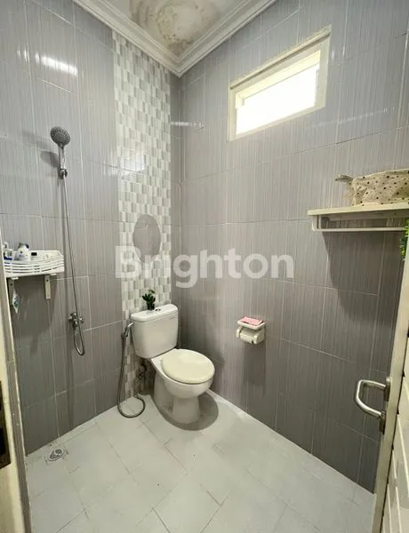 image RUMAH 2 LANTAI MINIMALIS SIAP HUNI DI PERUMAHAN PURI SAFIRA MENGANTI (8)